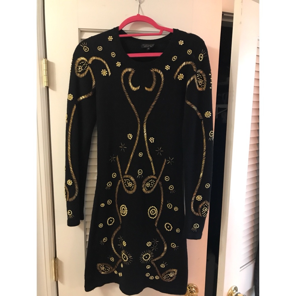 ✨✨Beautiful Embroidered Black Top Shop Dress